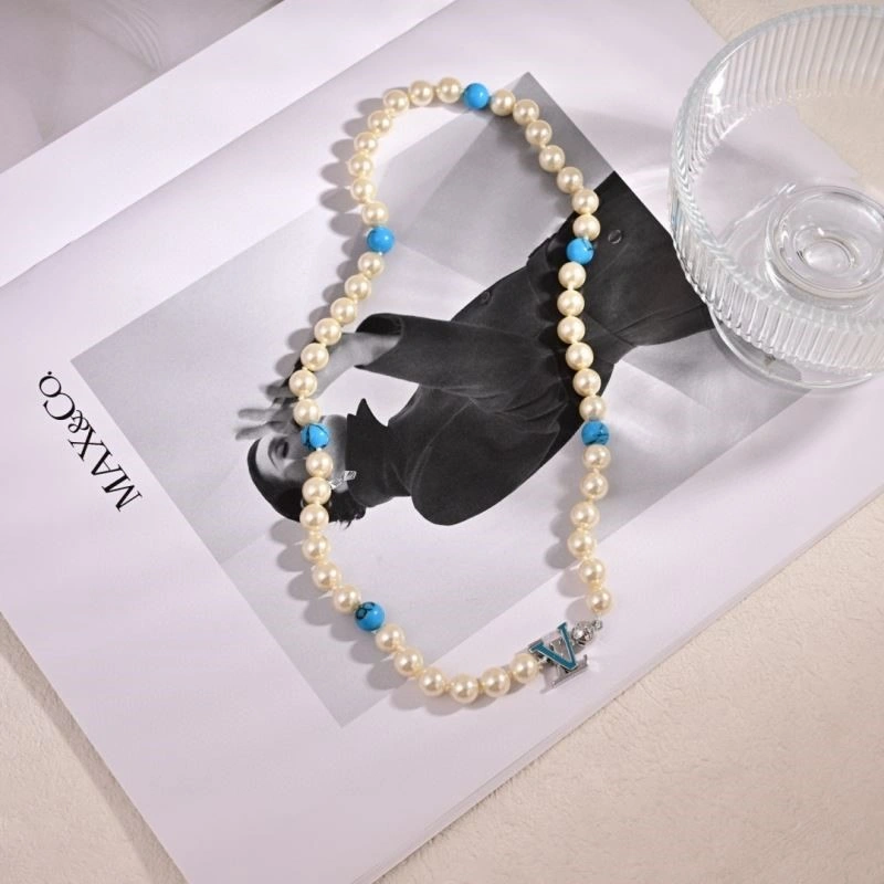 Louis Vuitton Necklaces Sleek 249232