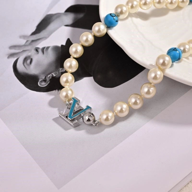Louis Vuitton Necklaces Sleek 249232