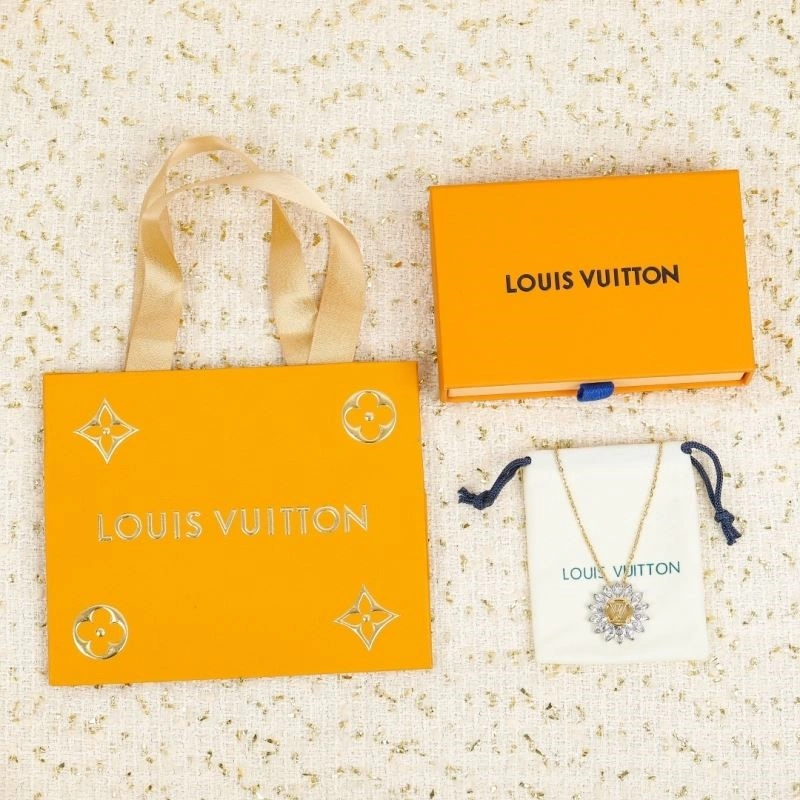 Contemporary Louis Vuitton Necklaces 249253