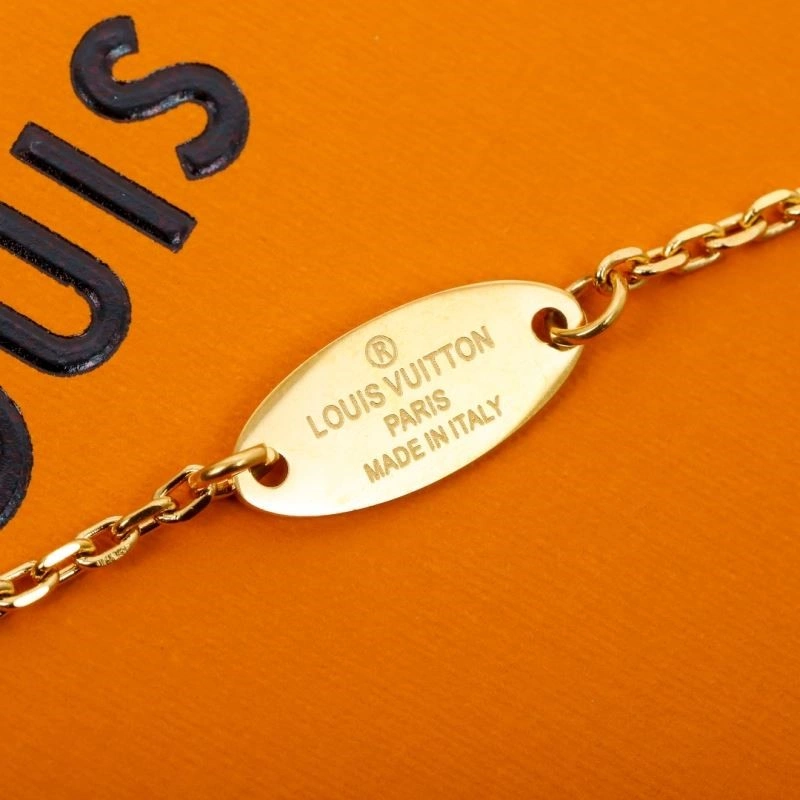 Contemporary Louis Vuitton Necklaces 249253