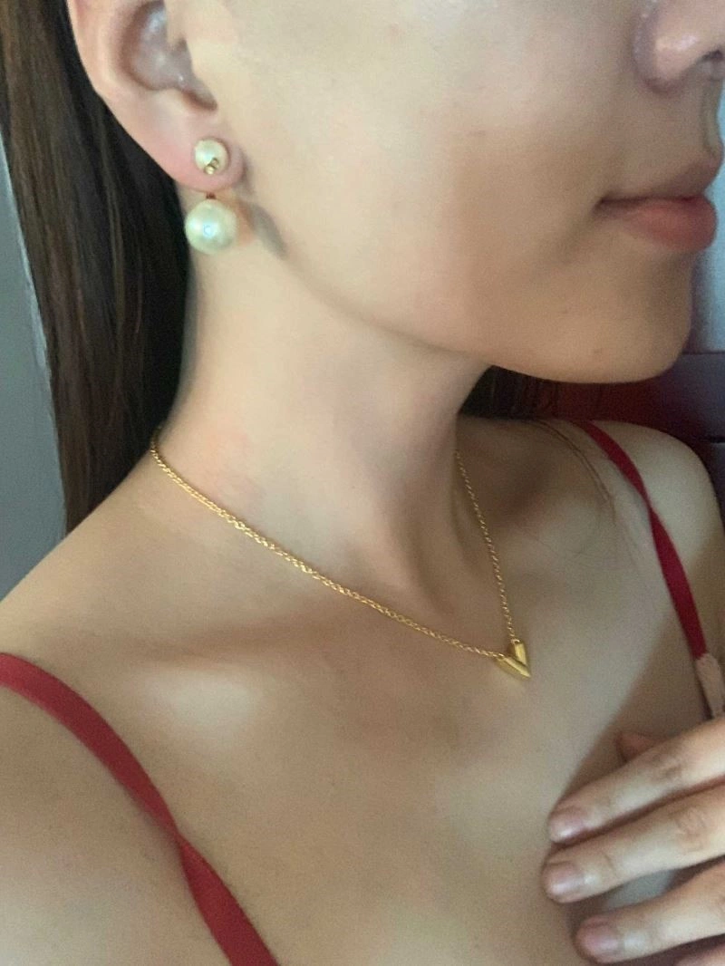 Louis Vuitton Necklaces AllSeason 249233