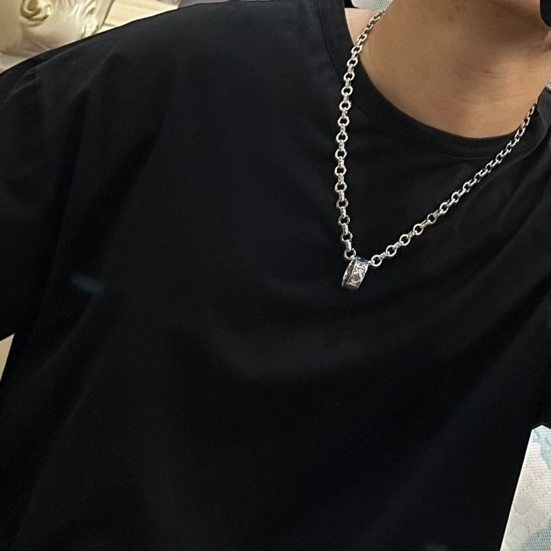 EyeCatching Louis Vuitton Necklaces 249231