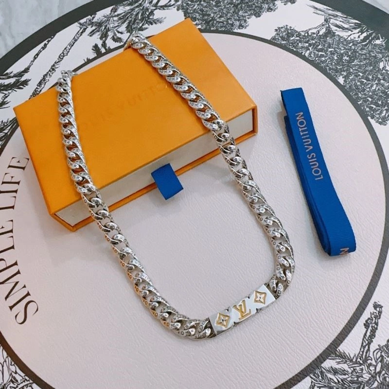 Louis Vuitton Necklaces Sporty 249229
