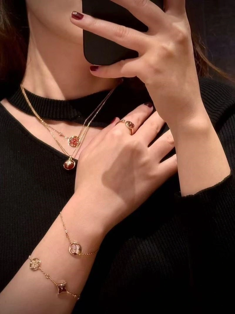 Louis Vuitton Necklaces BestValue 249227