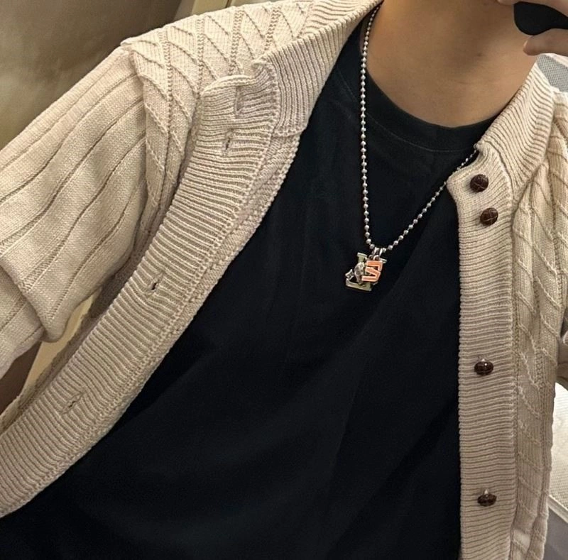 UrbanChic Louis Vuitton Necklaces 249224