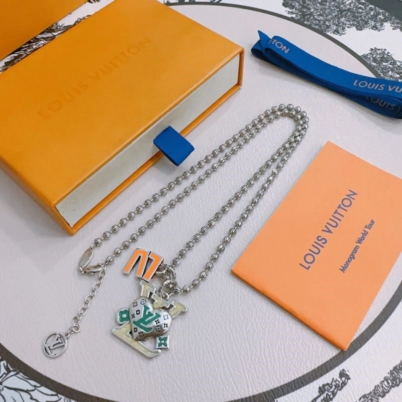 UrbanChic Louis Vuitton Necklaces 249224