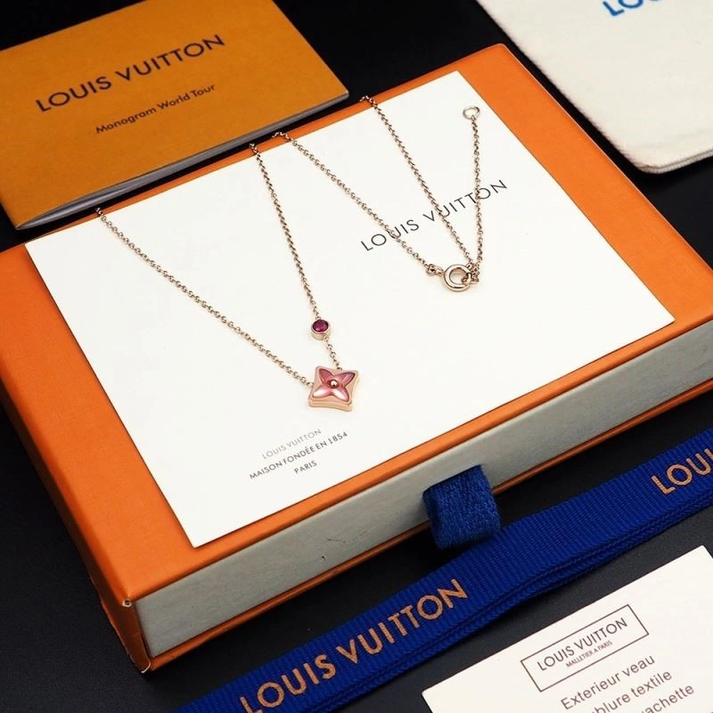 Louis Vuitton Necklaces Versatile 249216