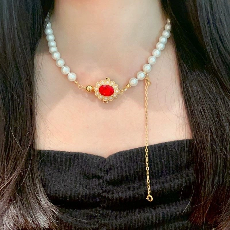 Louis Vuitton Necklaces Sleek 249215