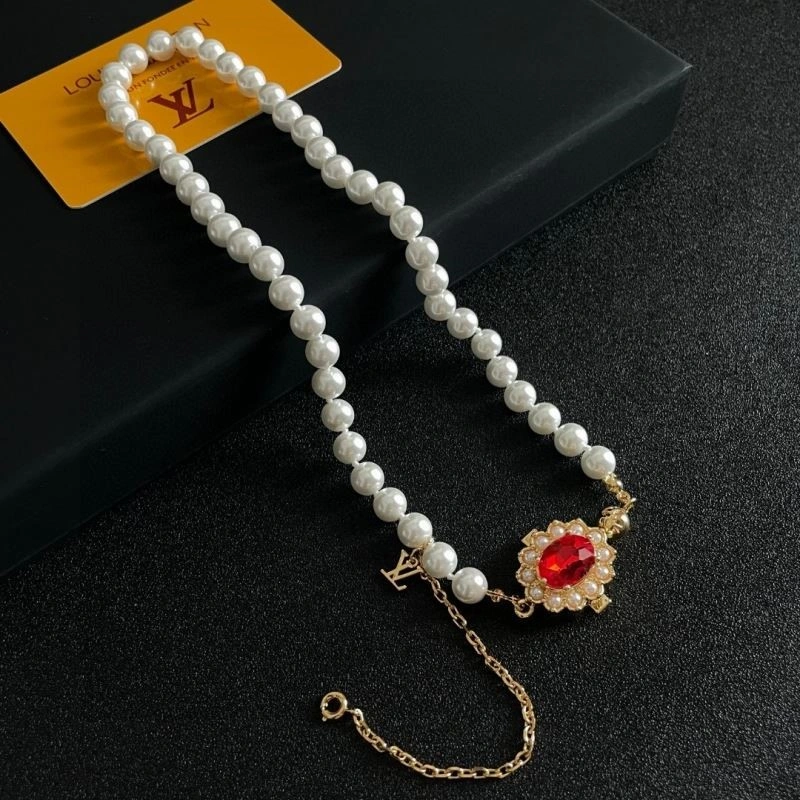 Louis Vuitton Necklaces Sleek 249215