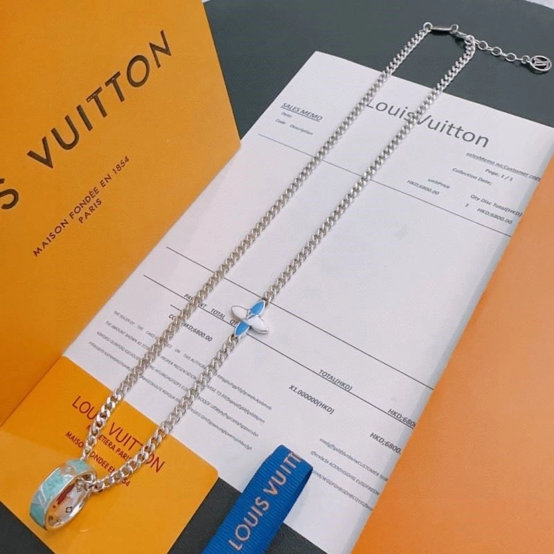 Louis Vuitton Necklaces Trendsetting 249203