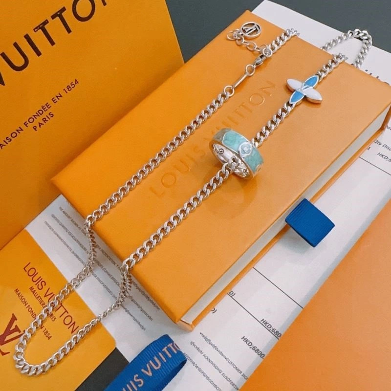 Louis Vuitton Necklaces Trendsetting 249203