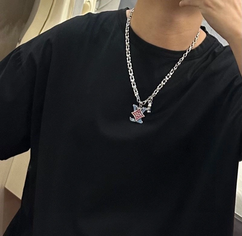 Refined Louis Vuitton Necklaces 249210