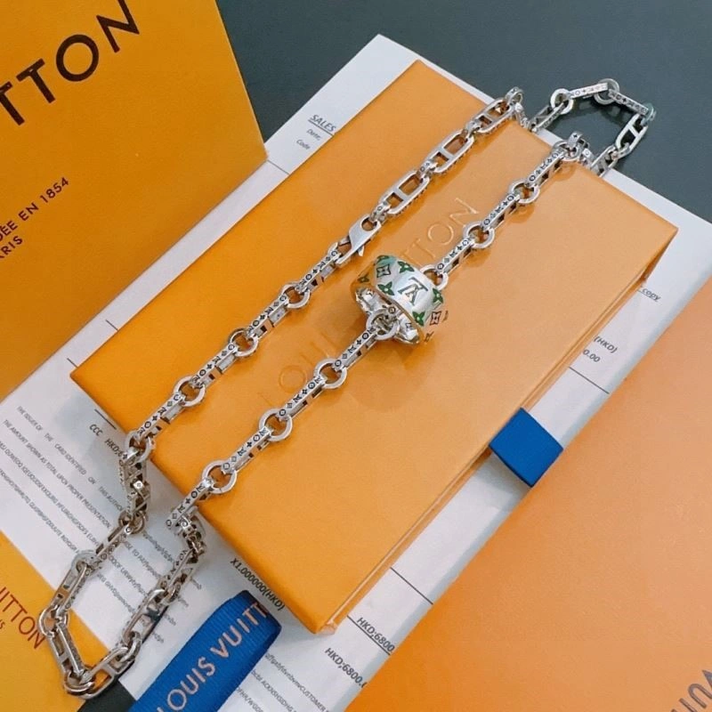 Louis Vuitton Necklaces Youthful 249205