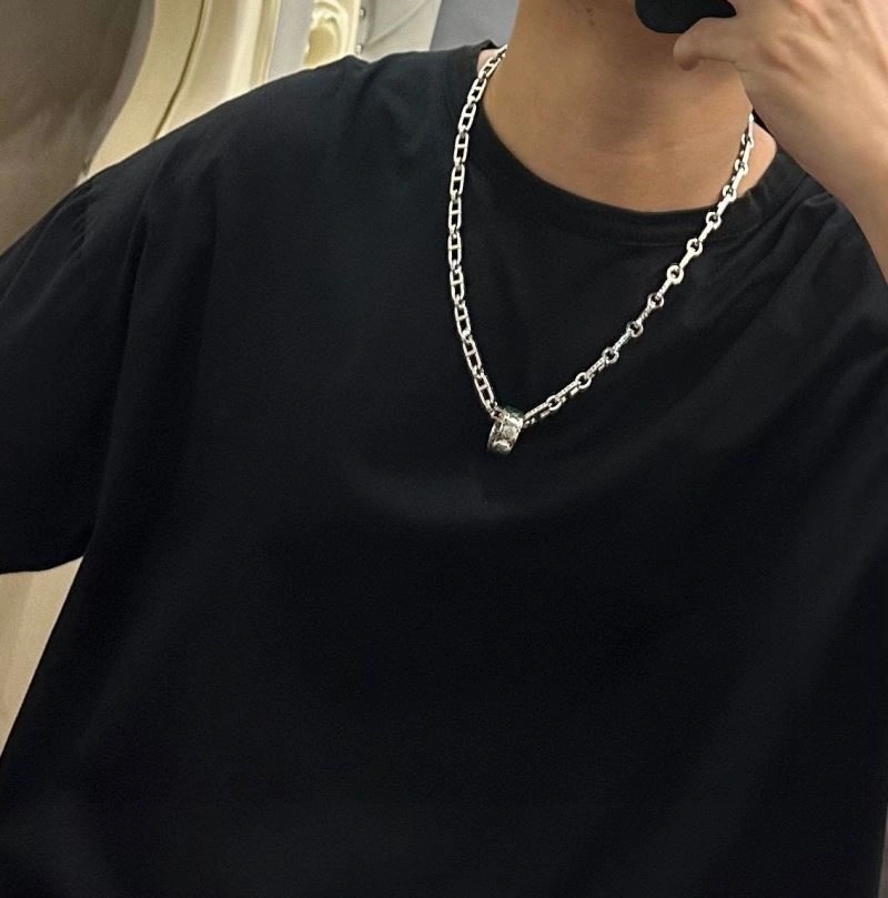 Louis Vuitton Necklaces Youthful 249205