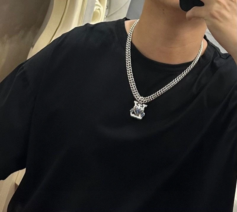 Louis Vuitton Necklaces Durable 249208