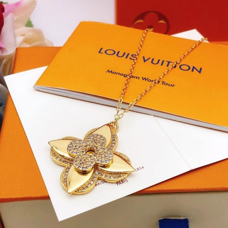 Louis Vuitton Necklaces WrinkleFree 248997