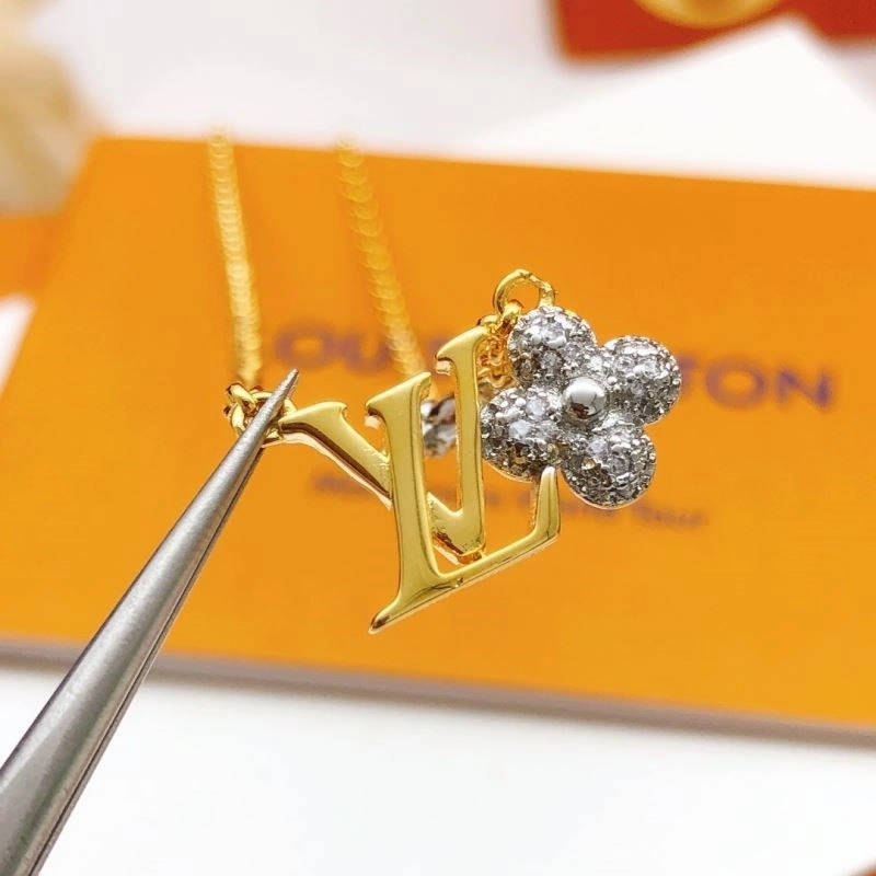 EyeCatching Louis Vuitton Necklaces 248993