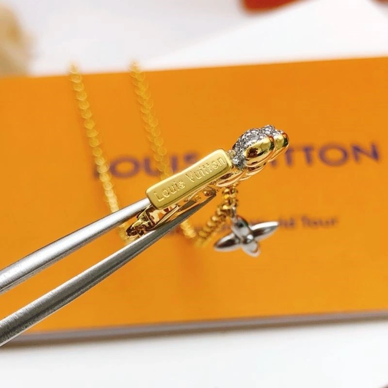 EyeCatching Louis Vuitton Necklaces 248993