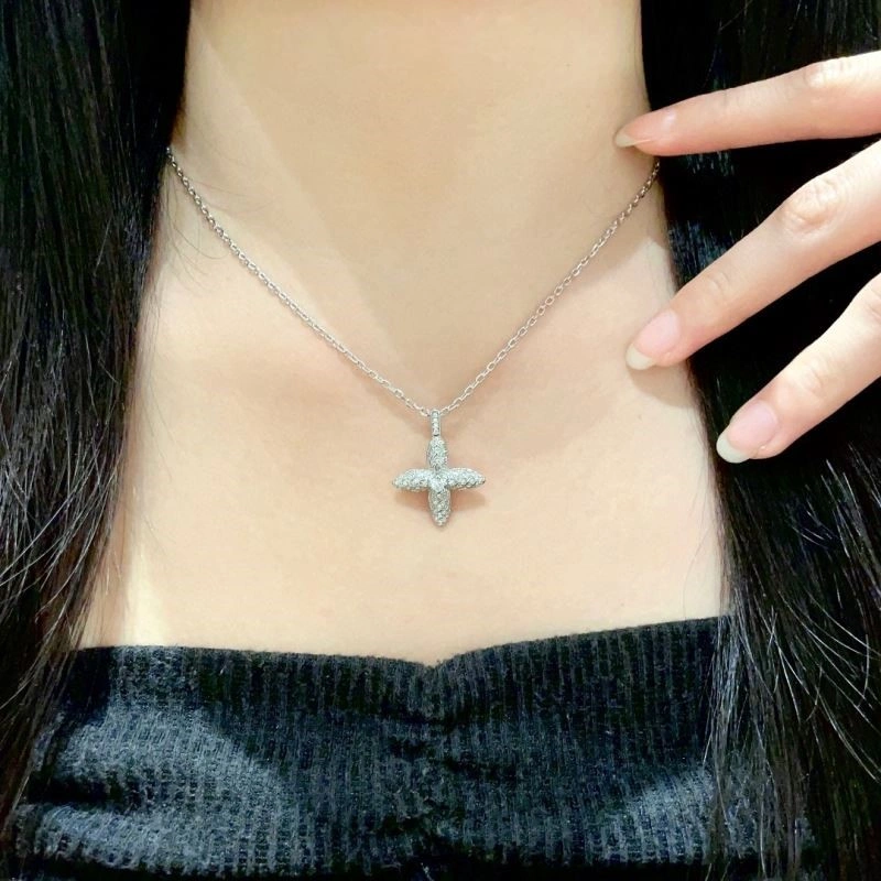 Louis Vuitton Necklaces Elegant 248974