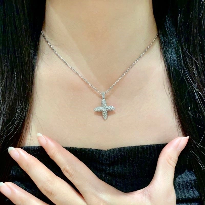 Louis Vuitton Necklaces Elegant 248974