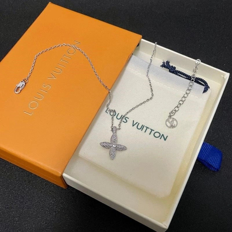Louis Vuitton Necklaces Elegant 248974
