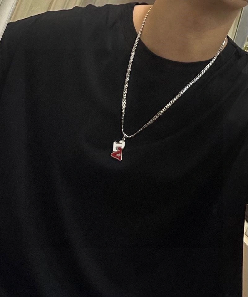 Louis Vuitton Necklaces Minimalist 248971