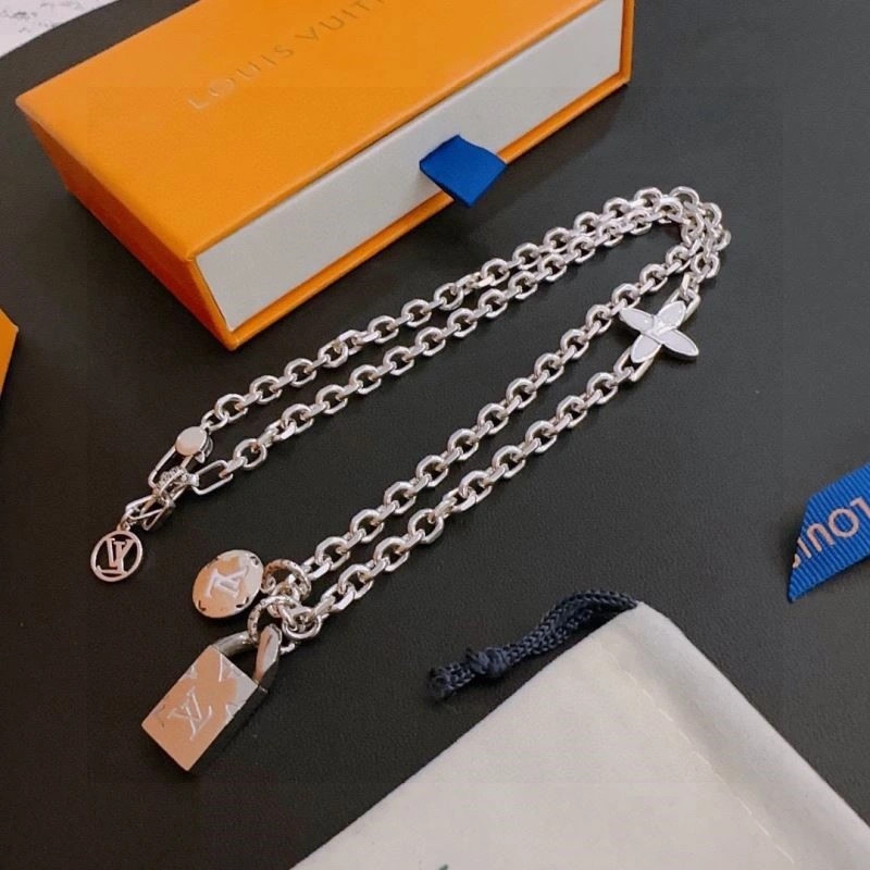 Louis Vuitton Necklaces Chic 248970