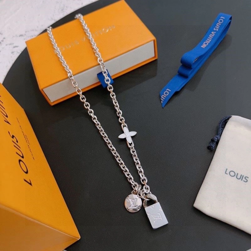 Louis Vuitton Necklaces Chic 248970
