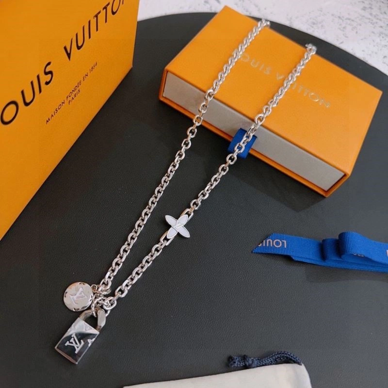 Louis Vuitton Necklaces Chic 248970