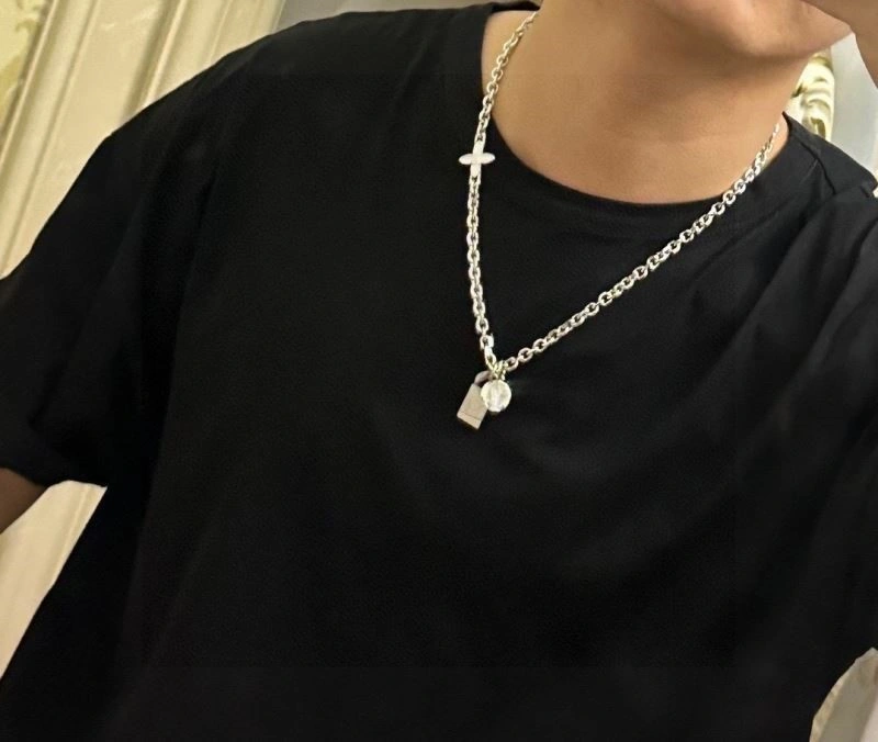 Louis Vuitton Necklaces Chic 248970
