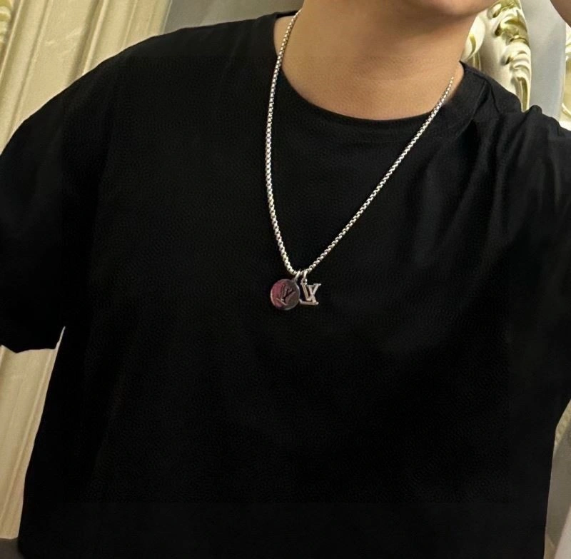 Thermal Louis Vuitton Necklaces 248969