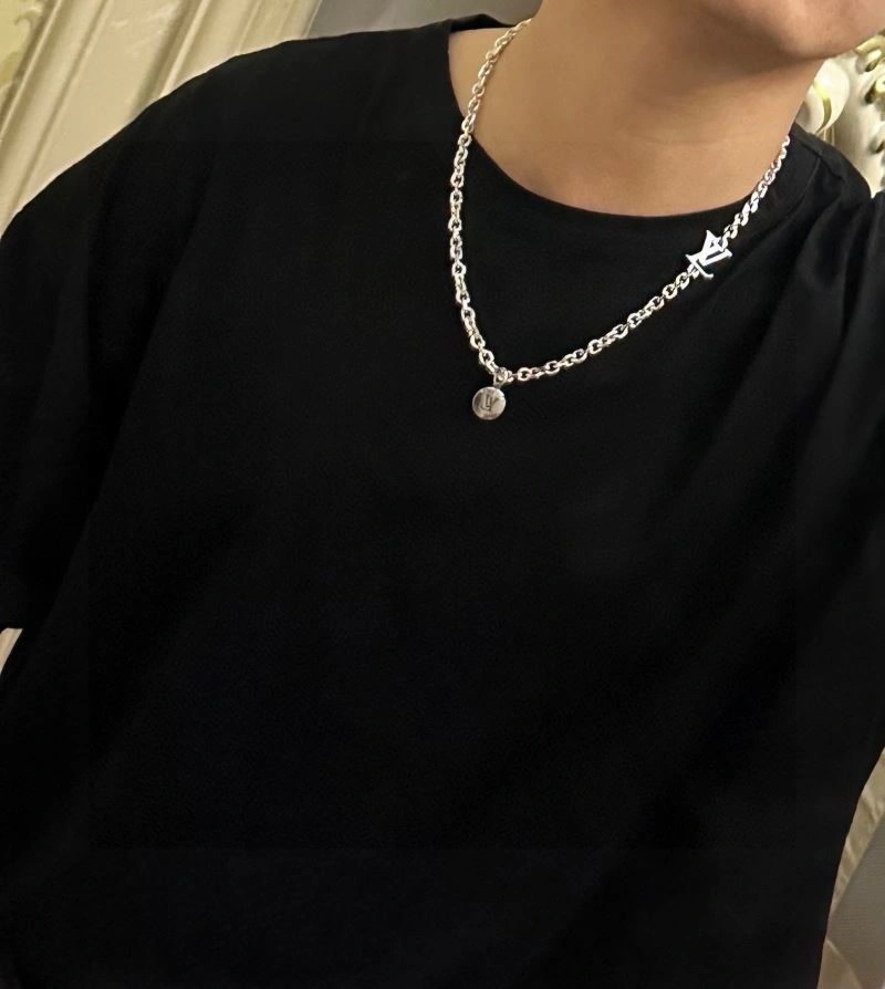 StreetReady Louis Vuitton Necklaces 248968