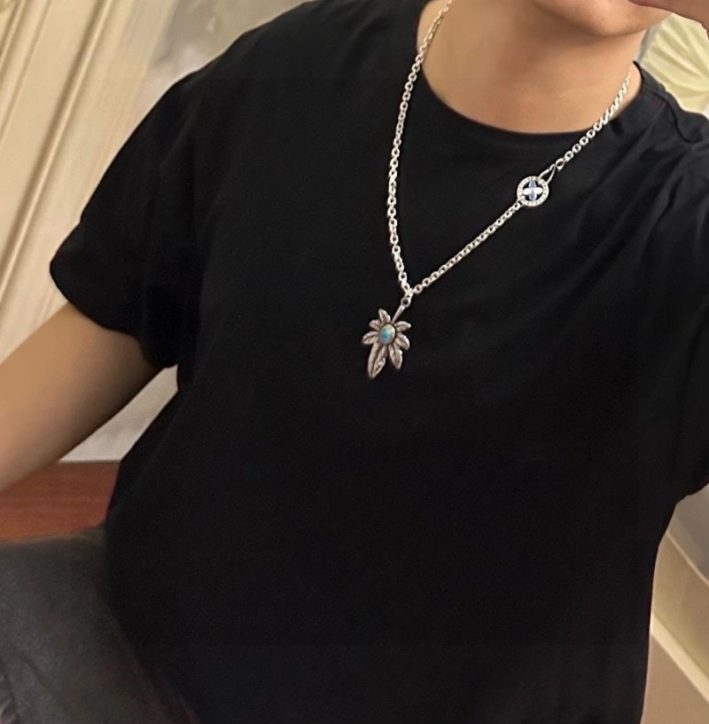 Comfortable Louis Vuitton Necklaces 248965