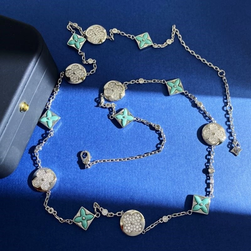 Louis Vuitton Necklaces EyeCatching 248962