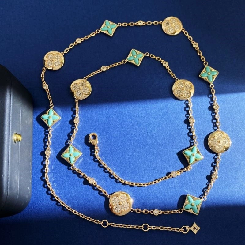 Louis Vuitton Necklaces EyeCatching 248962