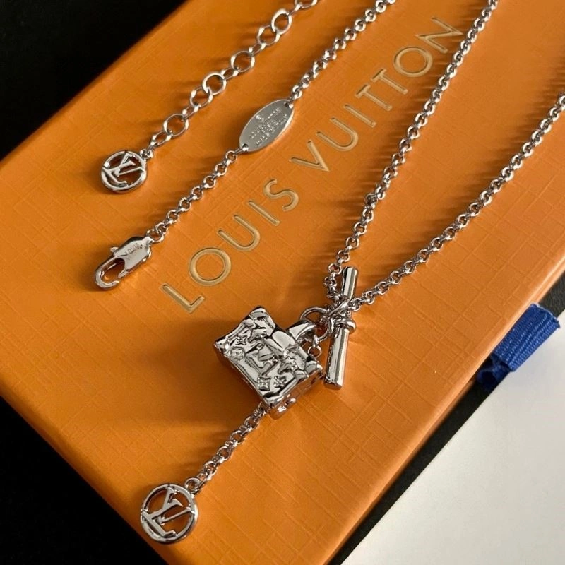 Louis Vuitton Necklaces Sophisticated 248966