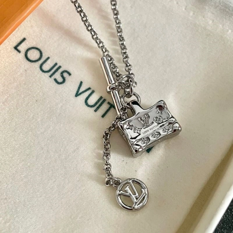 Louis Vuitton Necklaces Sophisticated 248966