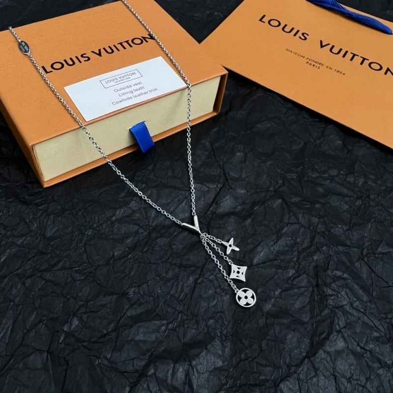 Flexible Louis Vuitton Necklaces 248936