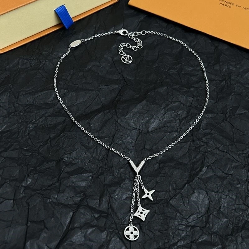 Flexible Louis Vuitton Necklaces 248936