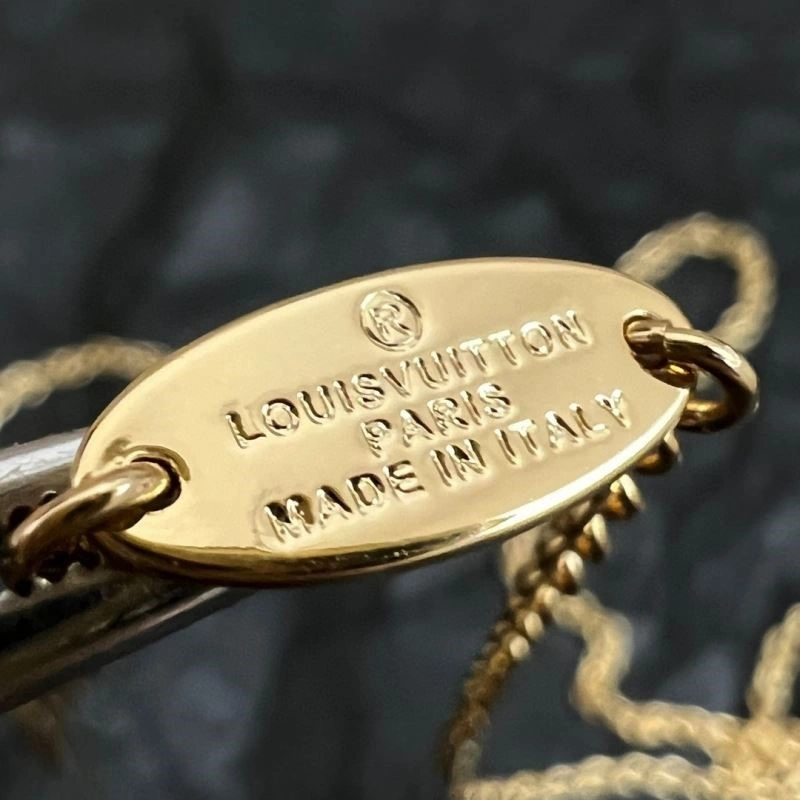 Louis Vuitton Necklaces Elegant 248952
