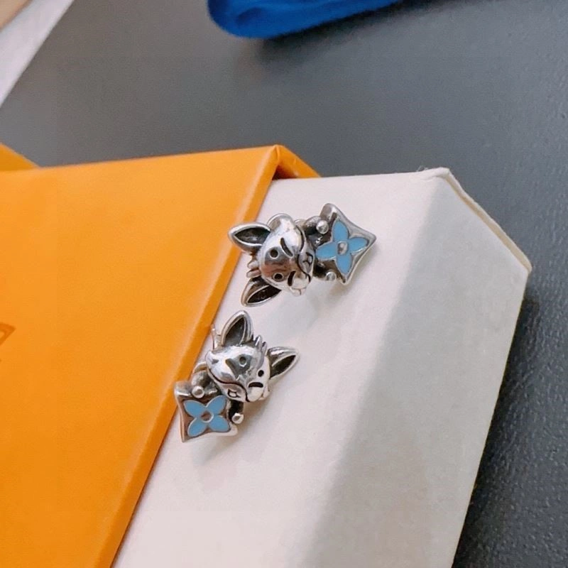 HighPerformance Louis Vuitton Necklaces 248937