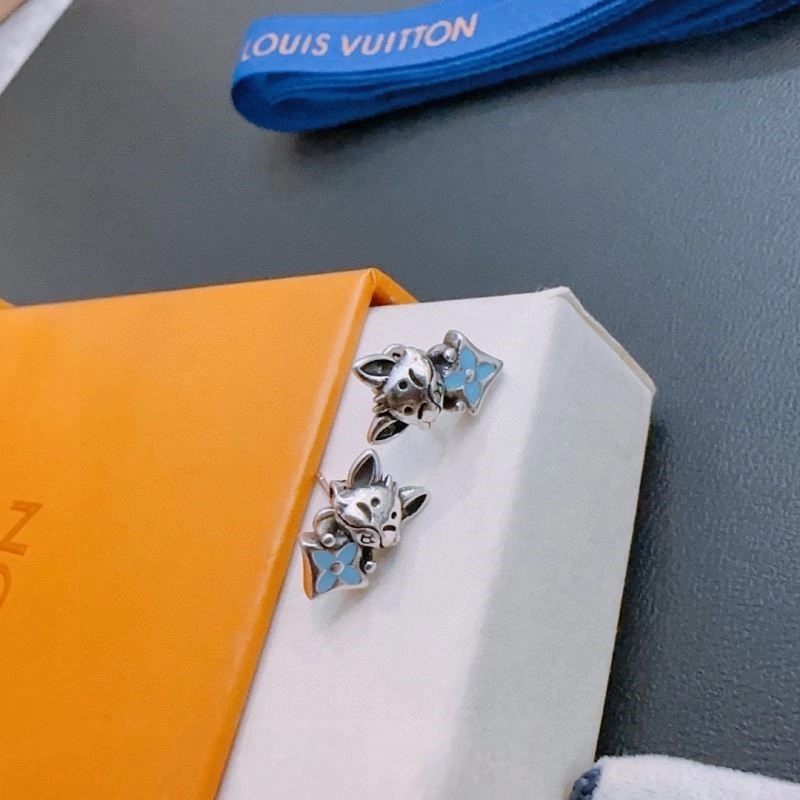 HighPerformance Louis Vuitton Necklaces 248937