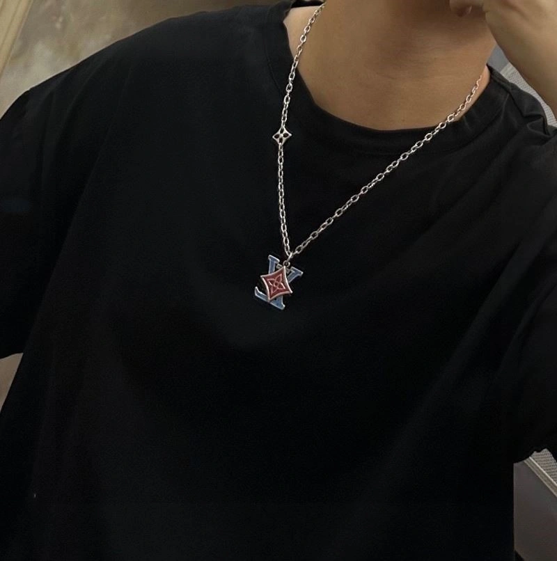 Louis Vuitton Necklaces Packable 248955