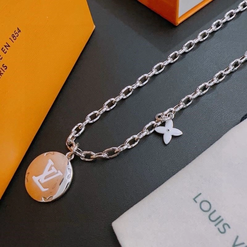 FastDry Louis Vuitton Necklaces 248960