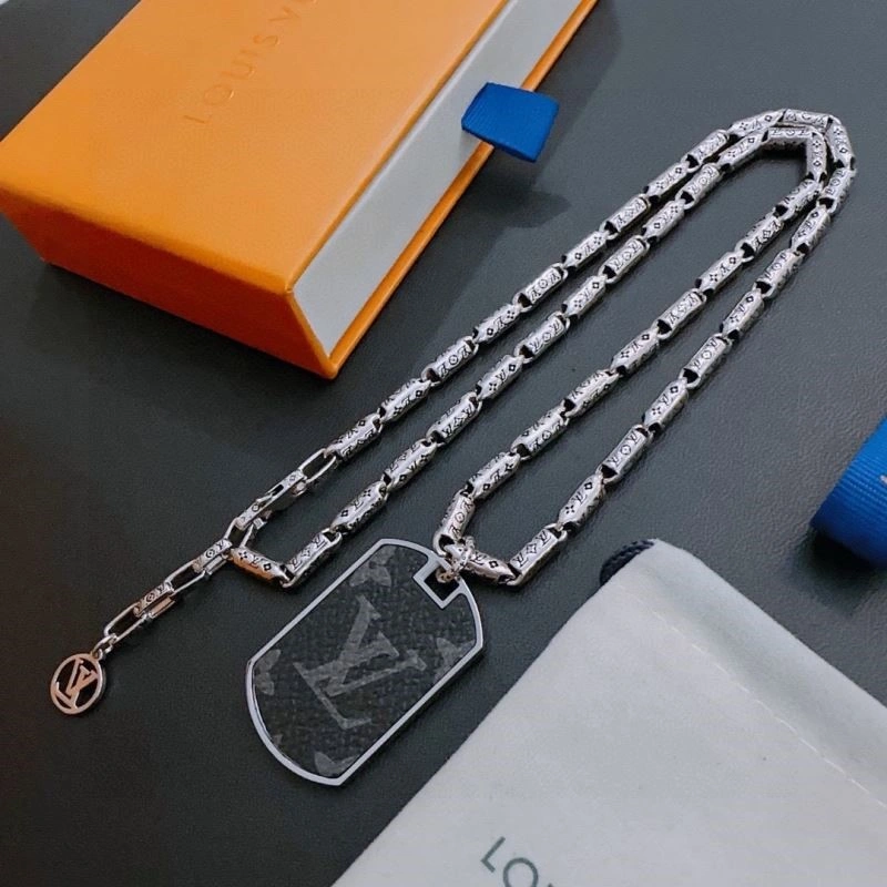 Thermal Louis Vuitton Necklaces 248963