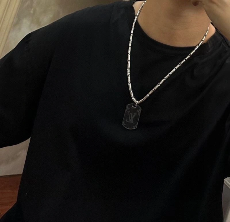 Thermal Louis Vuitton Necklaces 248963