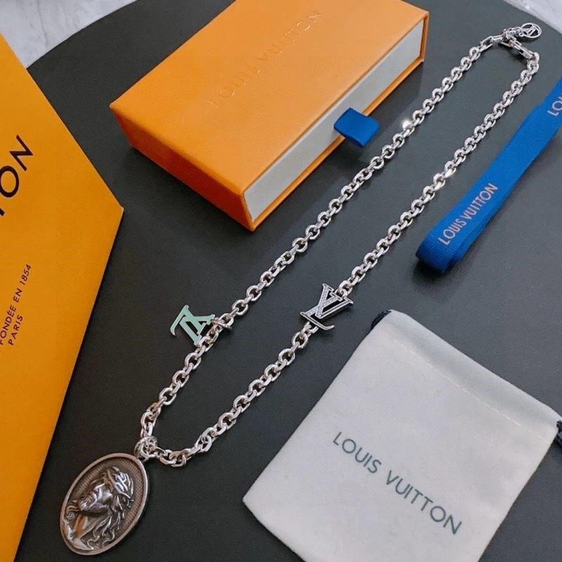 Louis Vuitton Necklaces Packable 248948