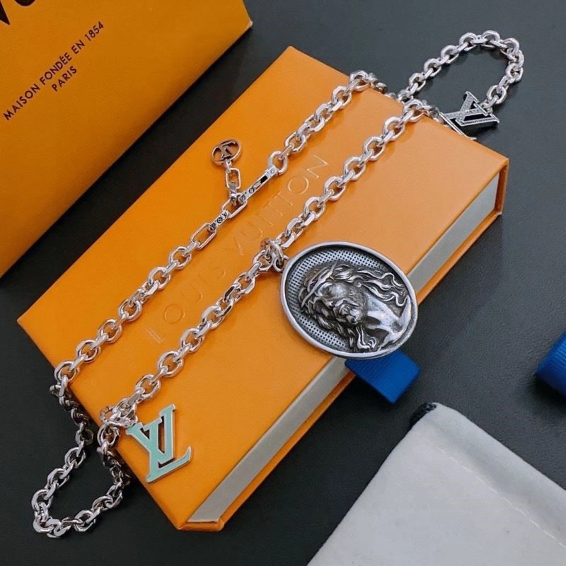 Louis Vuitton Necklaces Packable 248948