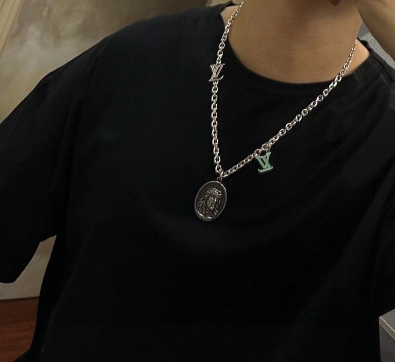 Louis Vuitton Necklaces Packable 248948