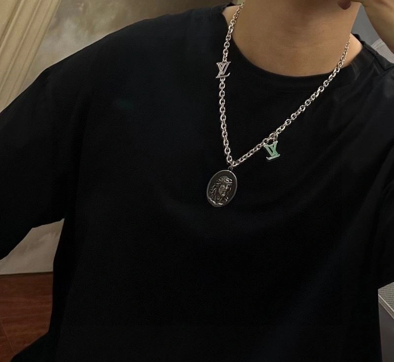 Louis Vuitton Necklaces Packable 248948
